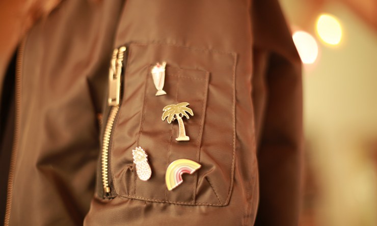 Bomber Zara pins - Eléonore Terzian – Photographe © Victor Schnetzer – eleonoreterzian.com