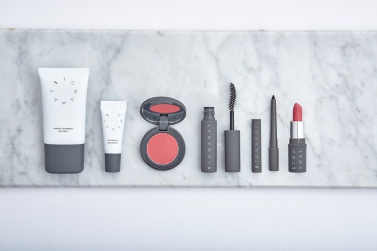 The Stowaway Kit de Stowaway Cosmetics - theeverygirl.com