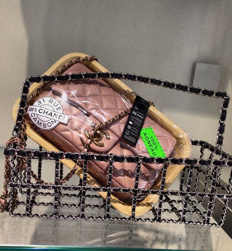 Chanel Supermarket Sweep - cache.cosmopolitan.fr