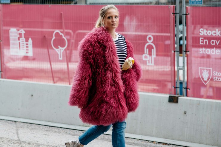 Stockholm fall 2016 street style - Pink fur - vogue.com