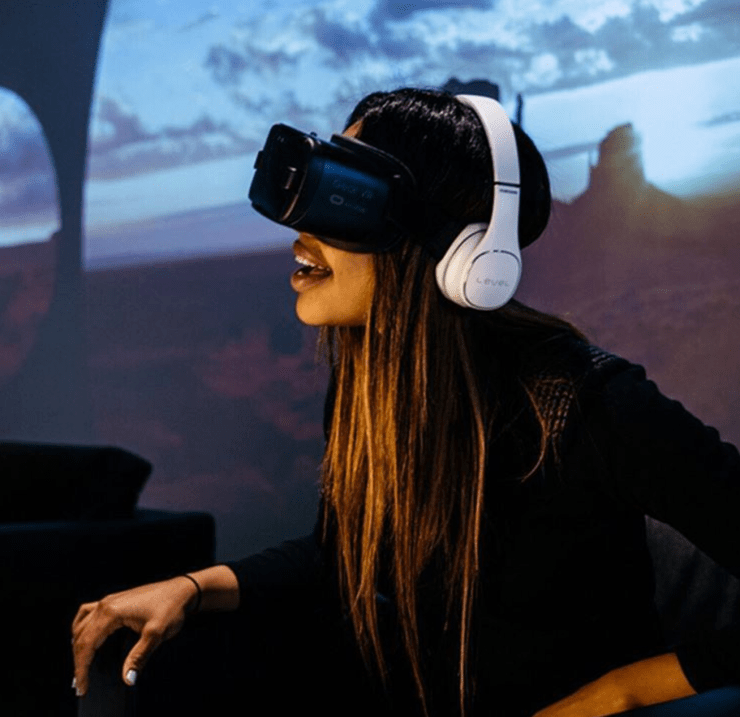 Samsung 877 flagship store - NYC - Instagram @837nyc