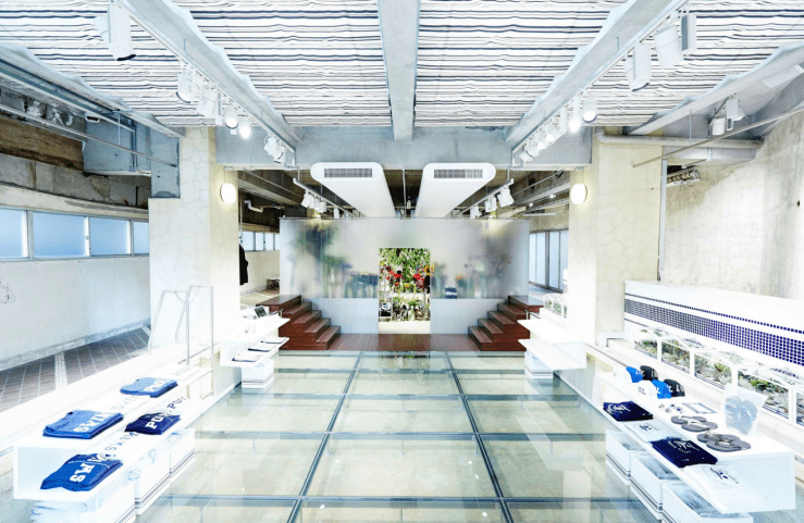 Azuma Makoto - The Pool