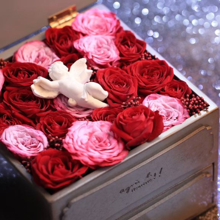 Agnes B Fleuriste - Hong Kong